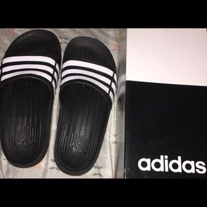 Adidas slide